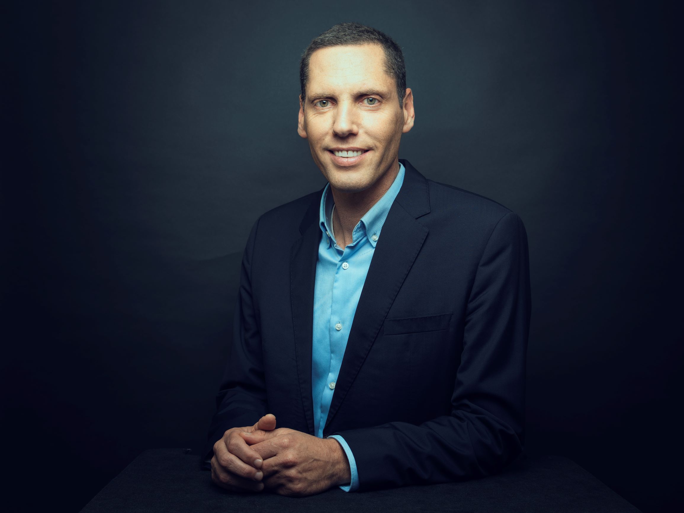 Lior Pais, CHirman & CEO Has been active in the Israeli capital market for more than 15 years and has extensive knowledge of the entire field of the Israeli capital market, with an emphasis on expertise in underwriting, public and private offerings 